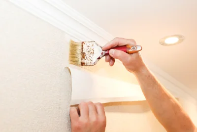 Pose de papier peint à Cordes-Tolosannes — revêtements muraux et toiles de verre